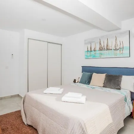 Apartmán Mimosa - 5 Minutes Walk To The Sea And